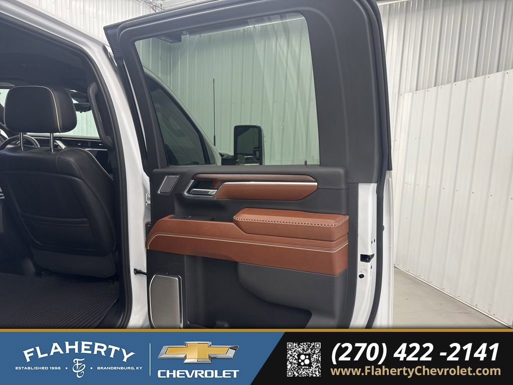 Used 2024 GMC Sierra 3500 Denali Ultimate image 14