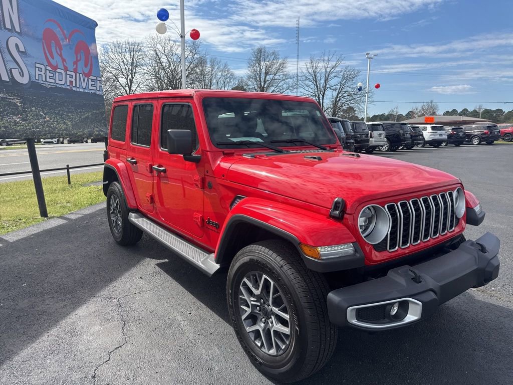 Used 2025 Jeep Wrangler Sahara image 3