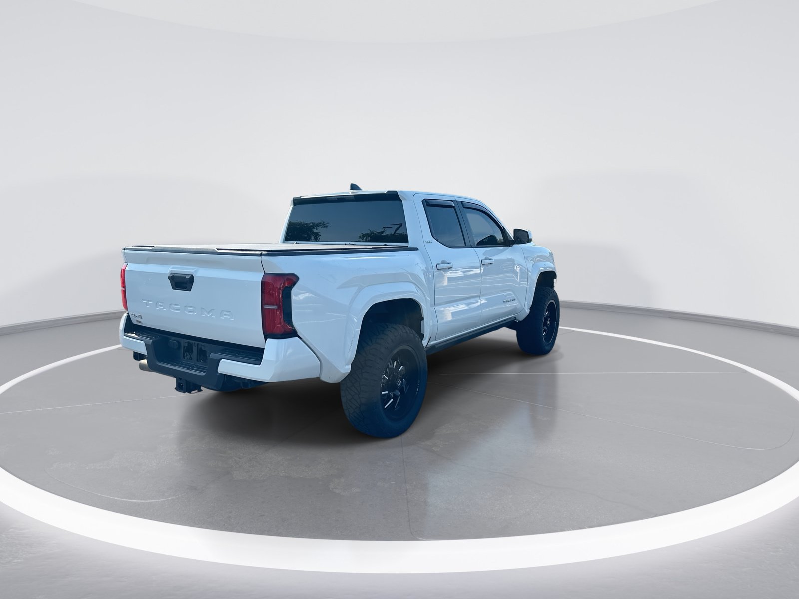 Used 2024 Toyota Tacoma SR5 AWD/4WD image 9