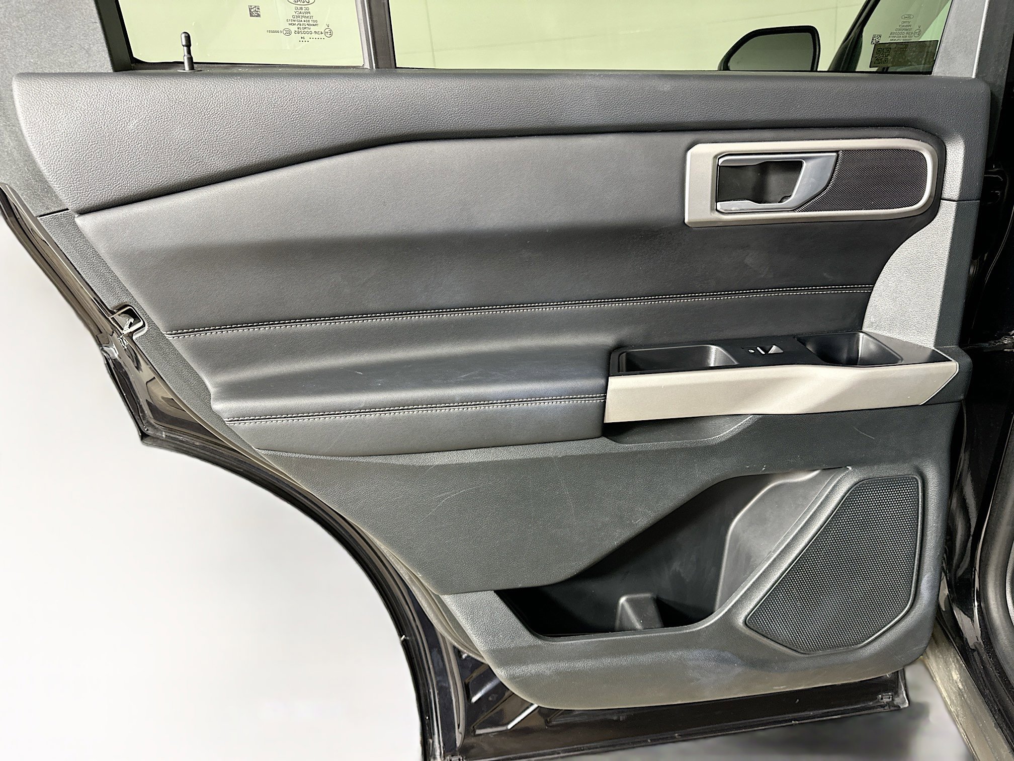 Used 2024 Ford Explorer XLT w/ Equipment Group 202A image 25