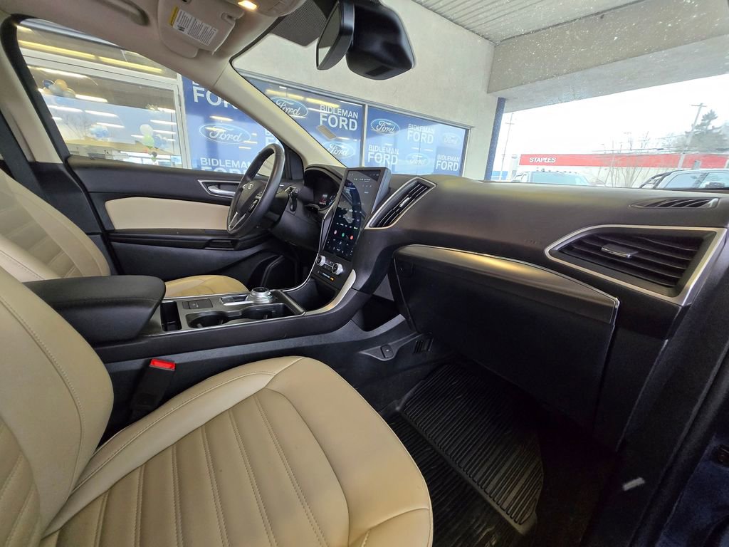 Used 2022 Ford Edge SEL w/ Convenience Package image 28