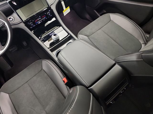 New 2025 Jeep Grand Cherokee Altitude image 23