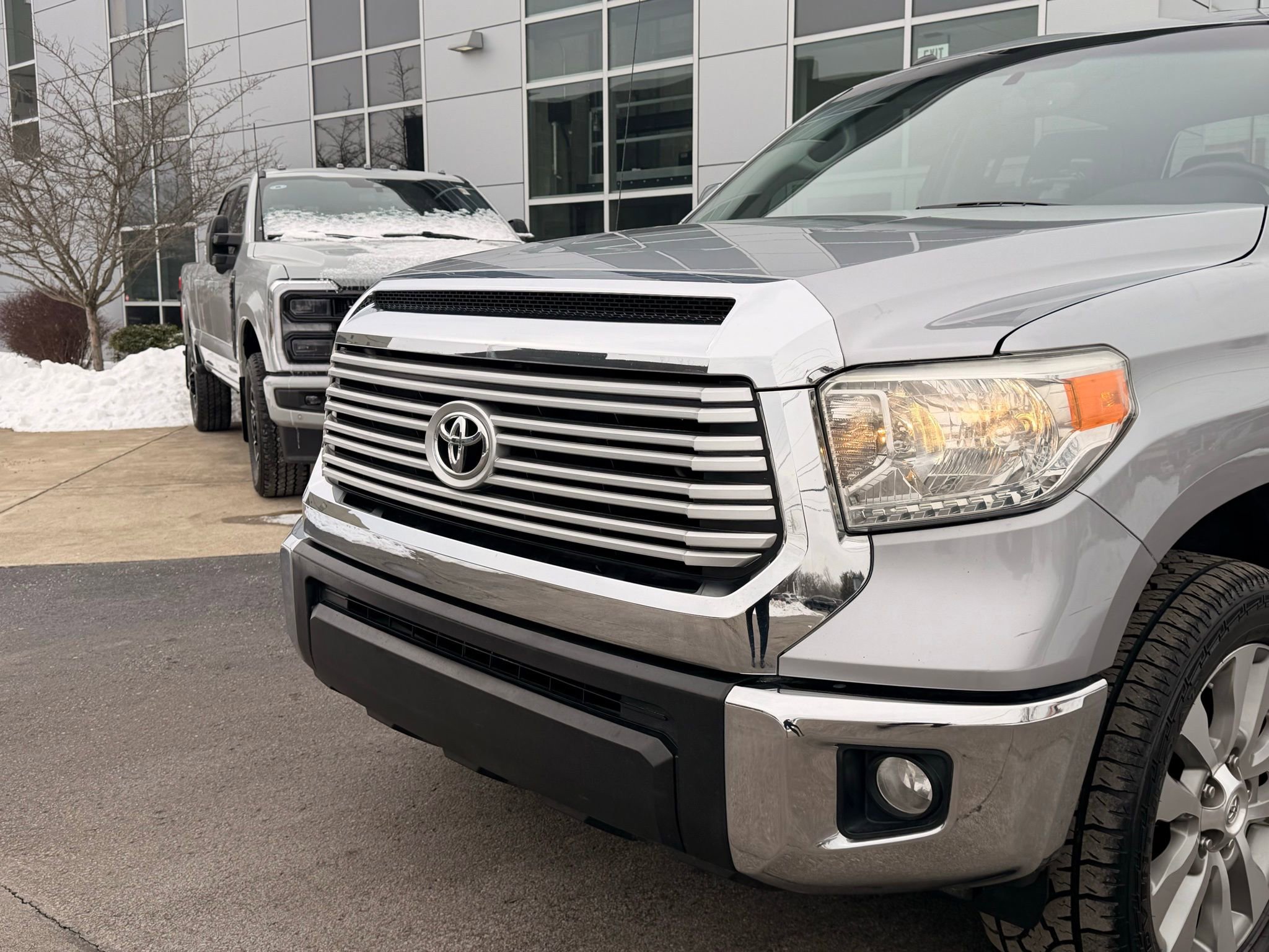 Used 2015 Toyota Tundra Limited image 3