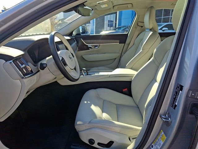 Used 2023 Volvo S90 B6 Plus image 13