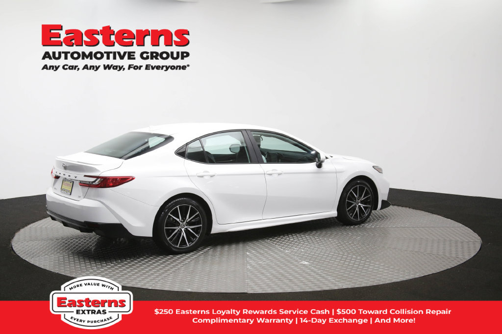 Used 2025 Toyota Camry SE FWD image 41