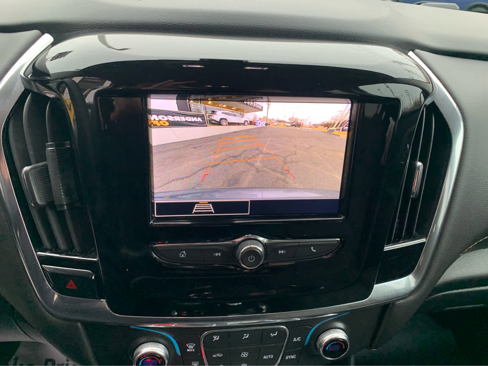 Used 2020 Chevrolet Traverse LS image 17