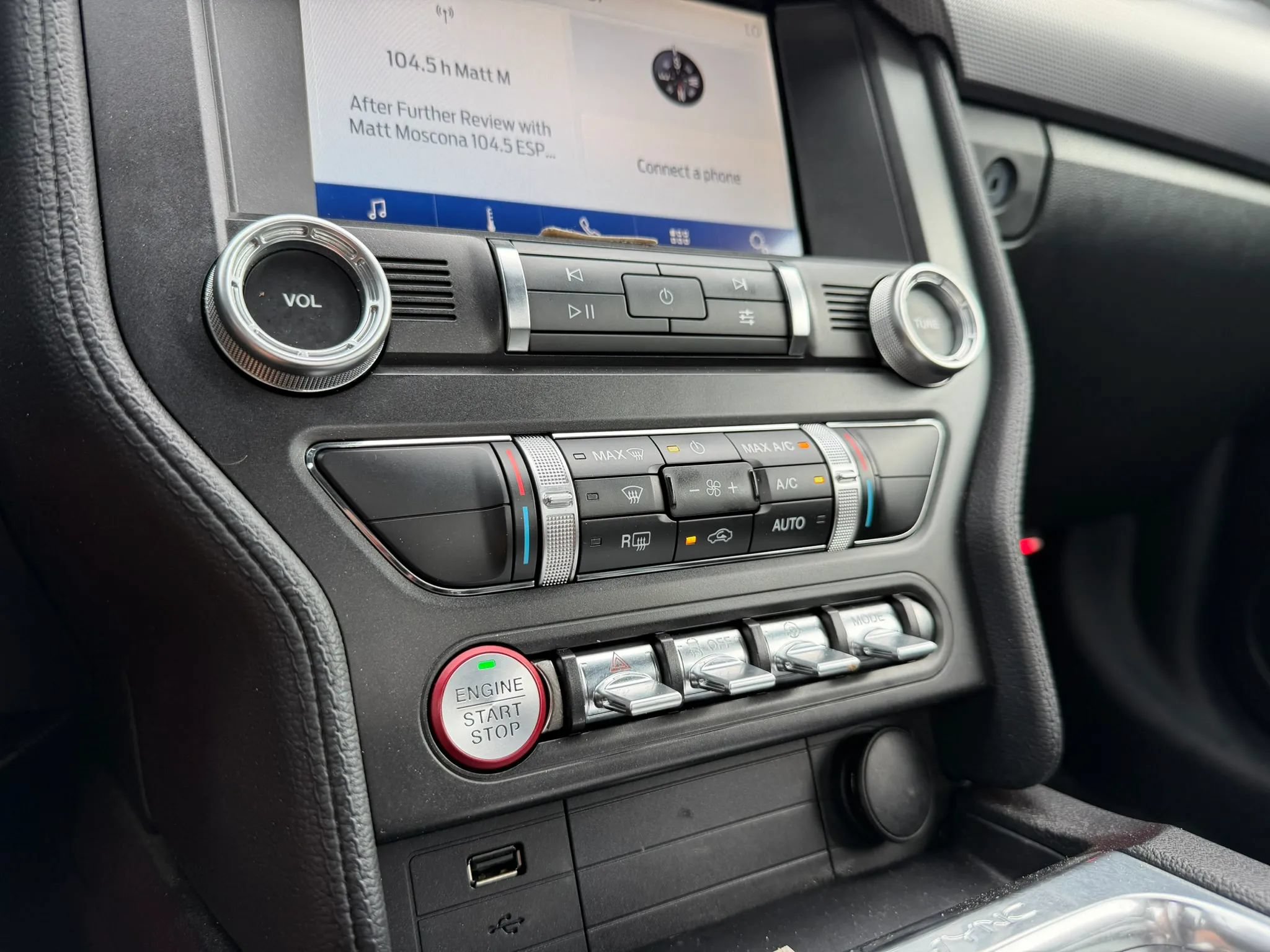 Used 2019 Ford Mustang Coupe w/ Equipment Group 101A RWD image 14
