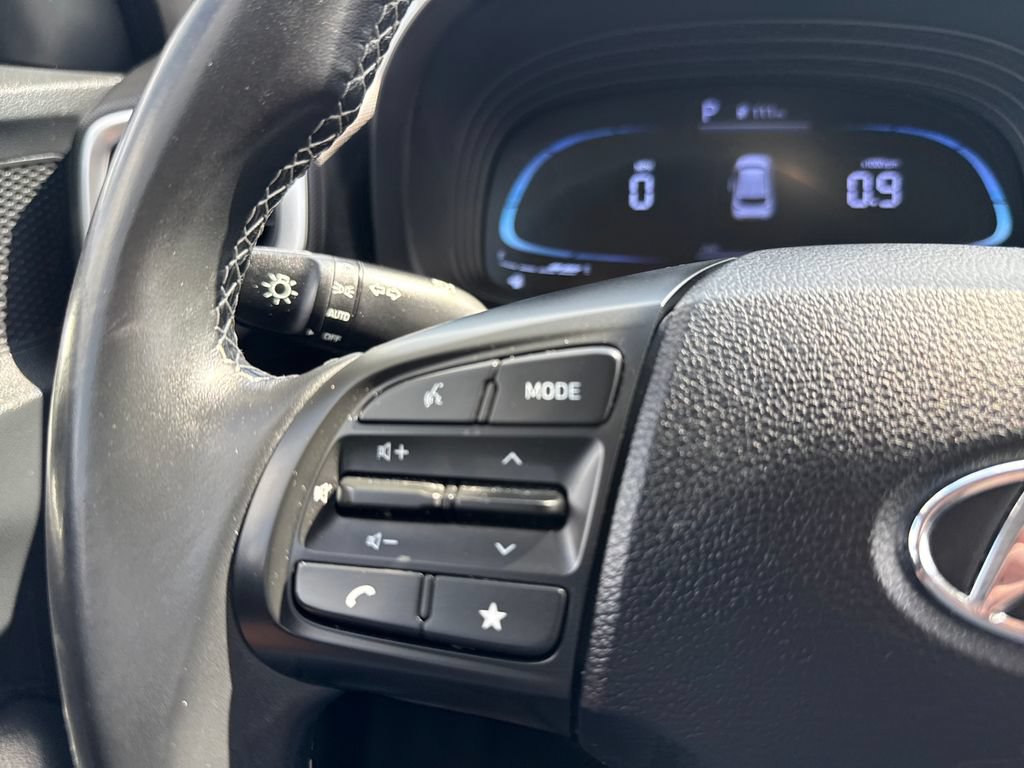 Used 2024 Hyundai Venue SEL FWD image 25