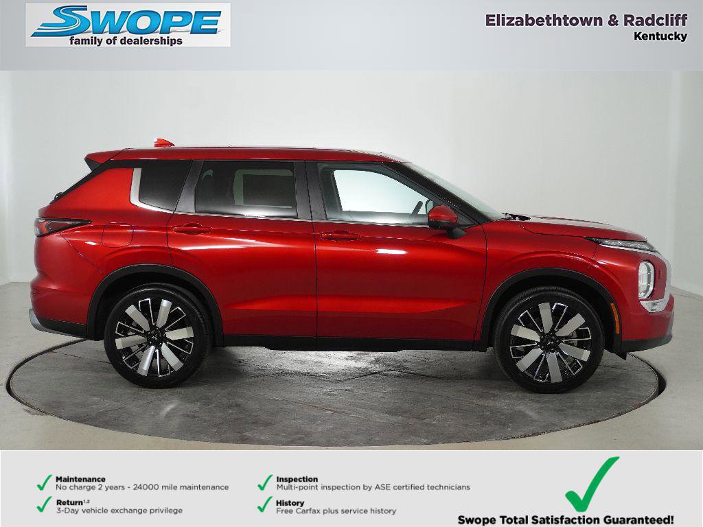 Used 2025 Mitsubishi Outlander SE AWD/4WD image 2