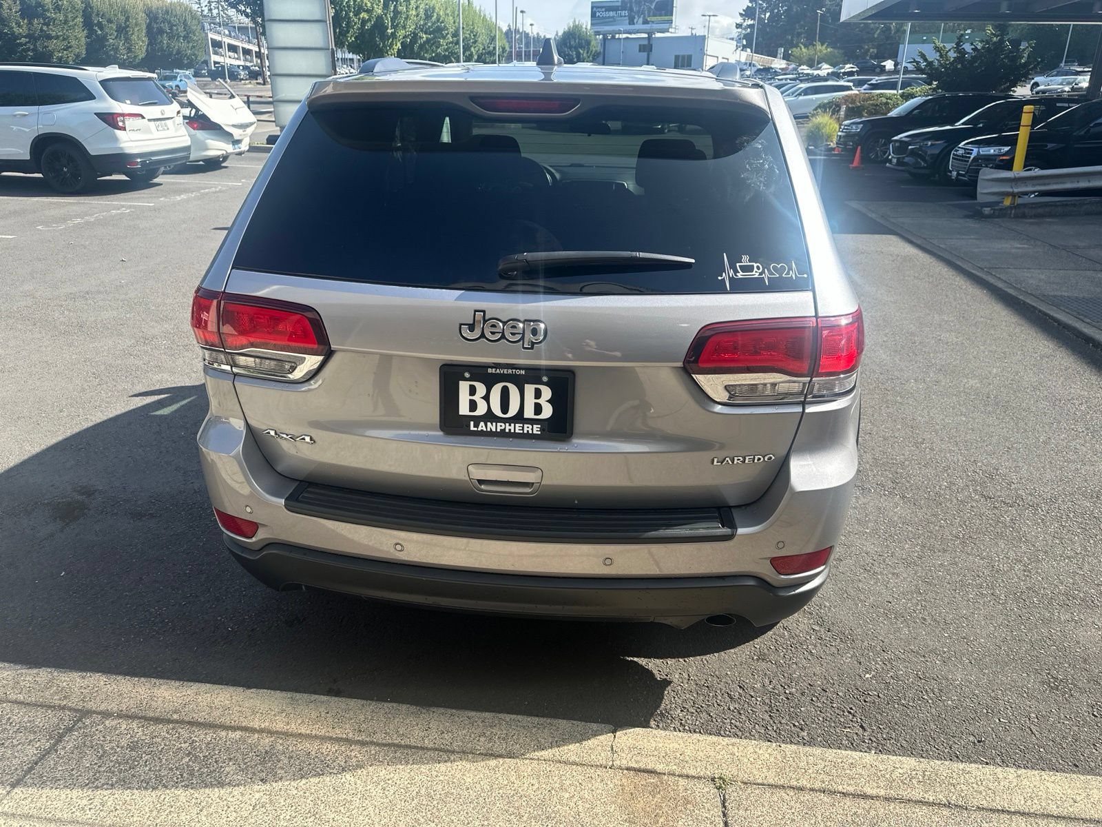 Used 2020 Jeep Grand Cherokee Laredo AWD/4WD image 4