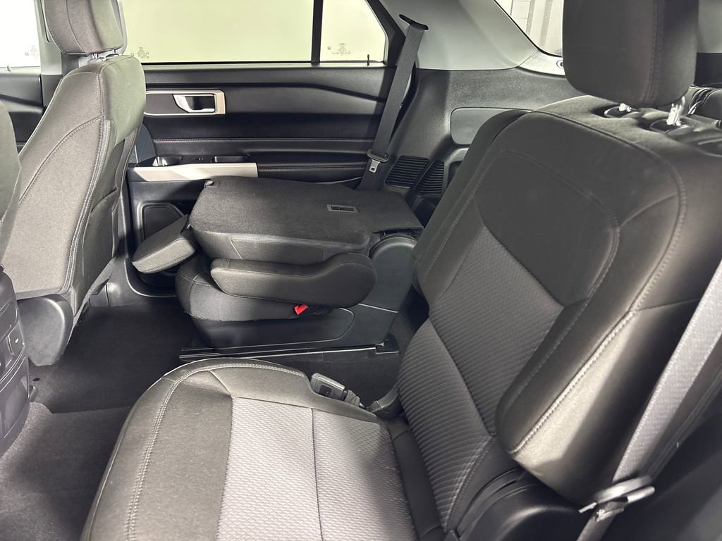 Used 2024 Ford Explorer XLT image 29