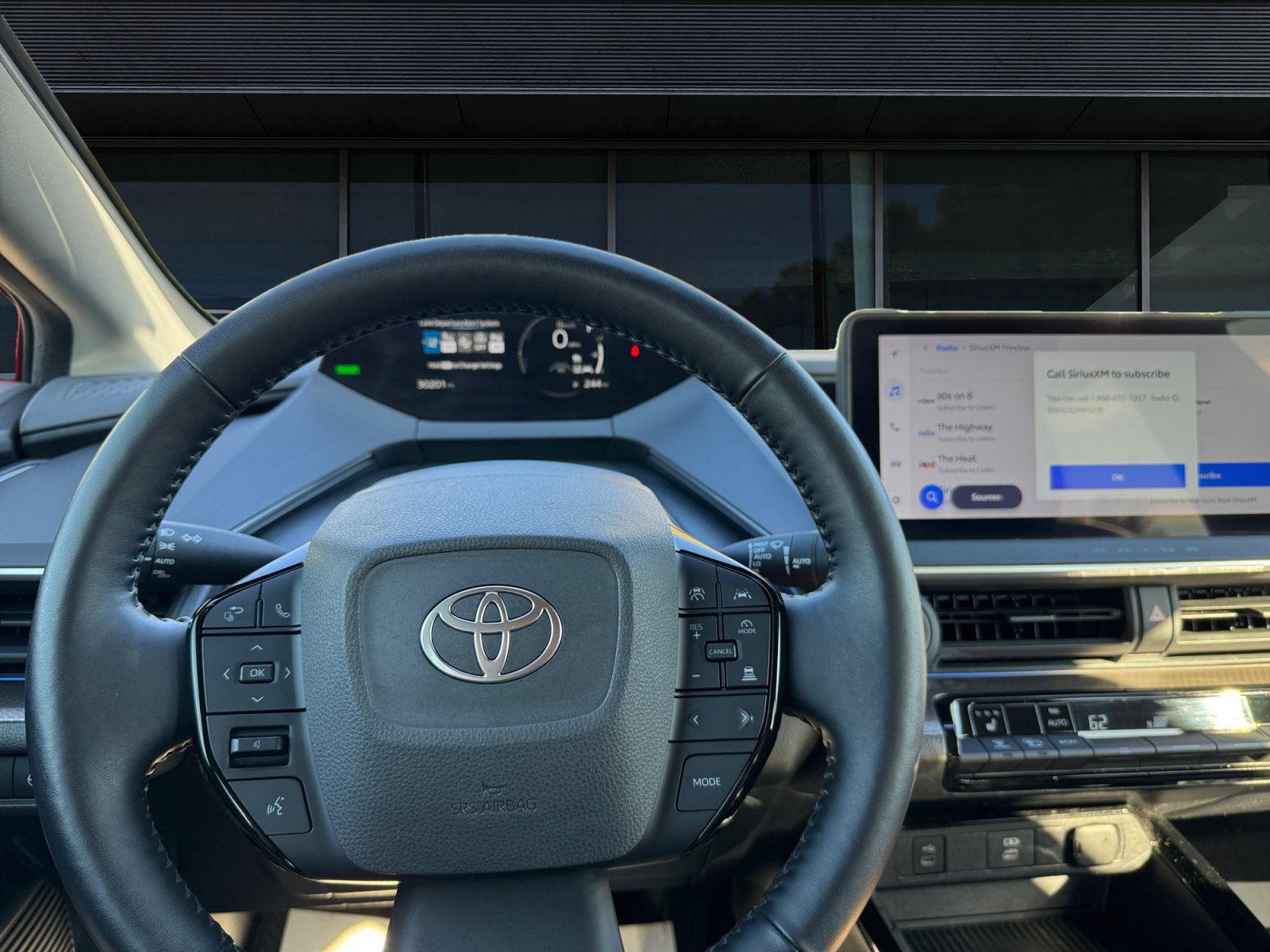 Used 2023 Toyota Prius XLE AWD/4WD image 3