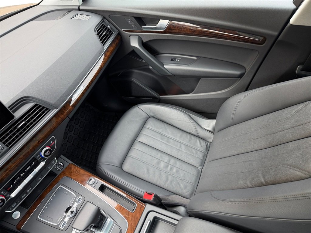 Used 2018 Audi Q5 2.0T Premium Plus w/ Premium Plus Package image 17