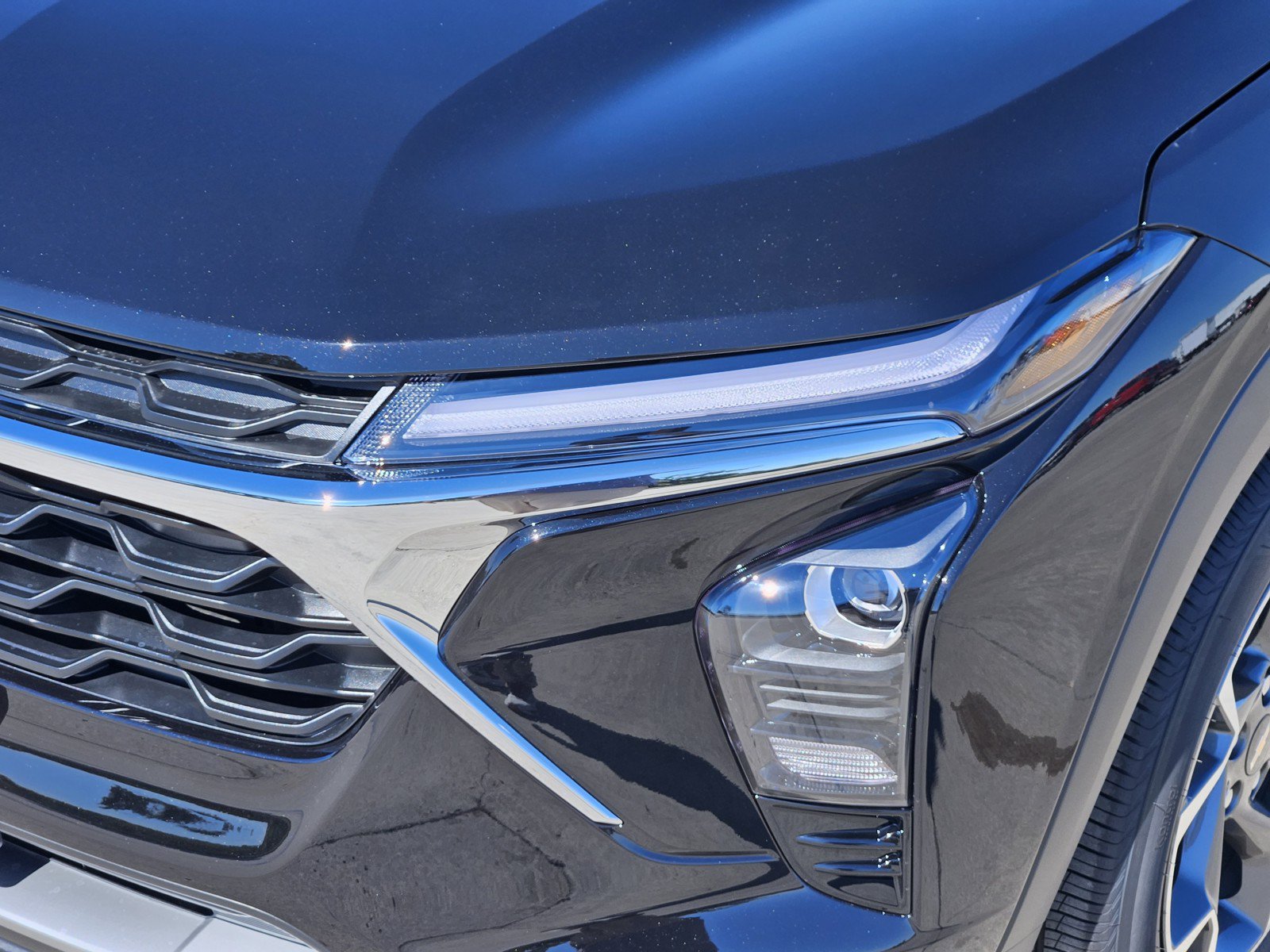 New 2026 Chevrolet Trax LT w/ Driver Confidence Package FWD image 5