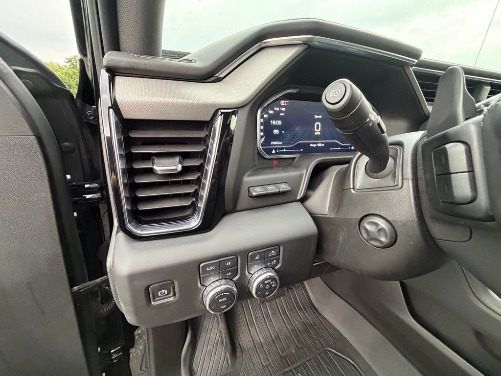 Used 2024 GMC Sierra 1500 Denali w/ Denali Reserve Package AWD/4WD image 4