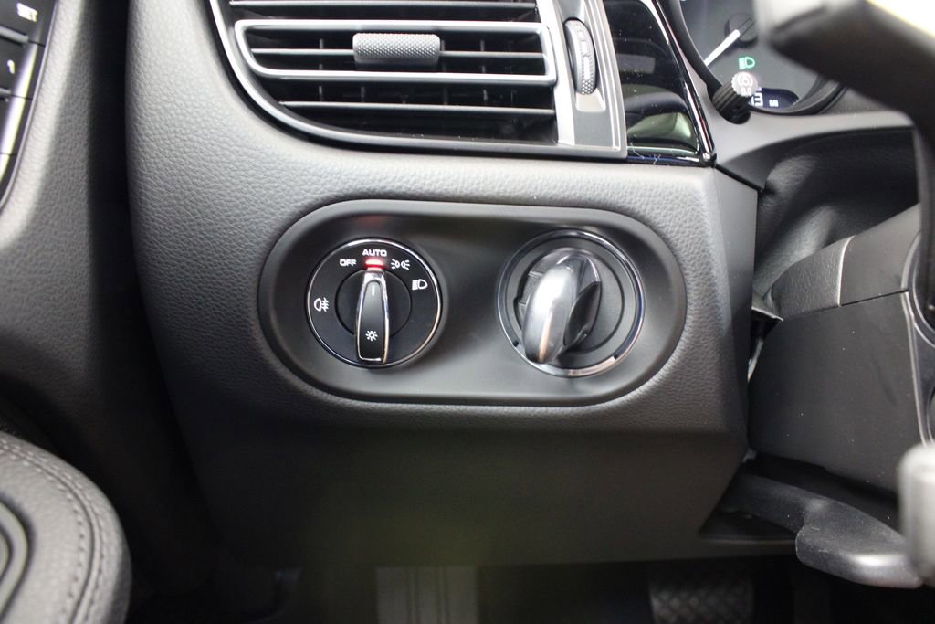 New 2025 Porsche Macan image 36