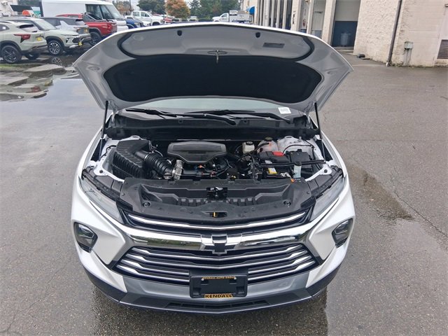 Used 2025 Chevrolet Blazer Premier w/ Driver Confidence II Package image 17