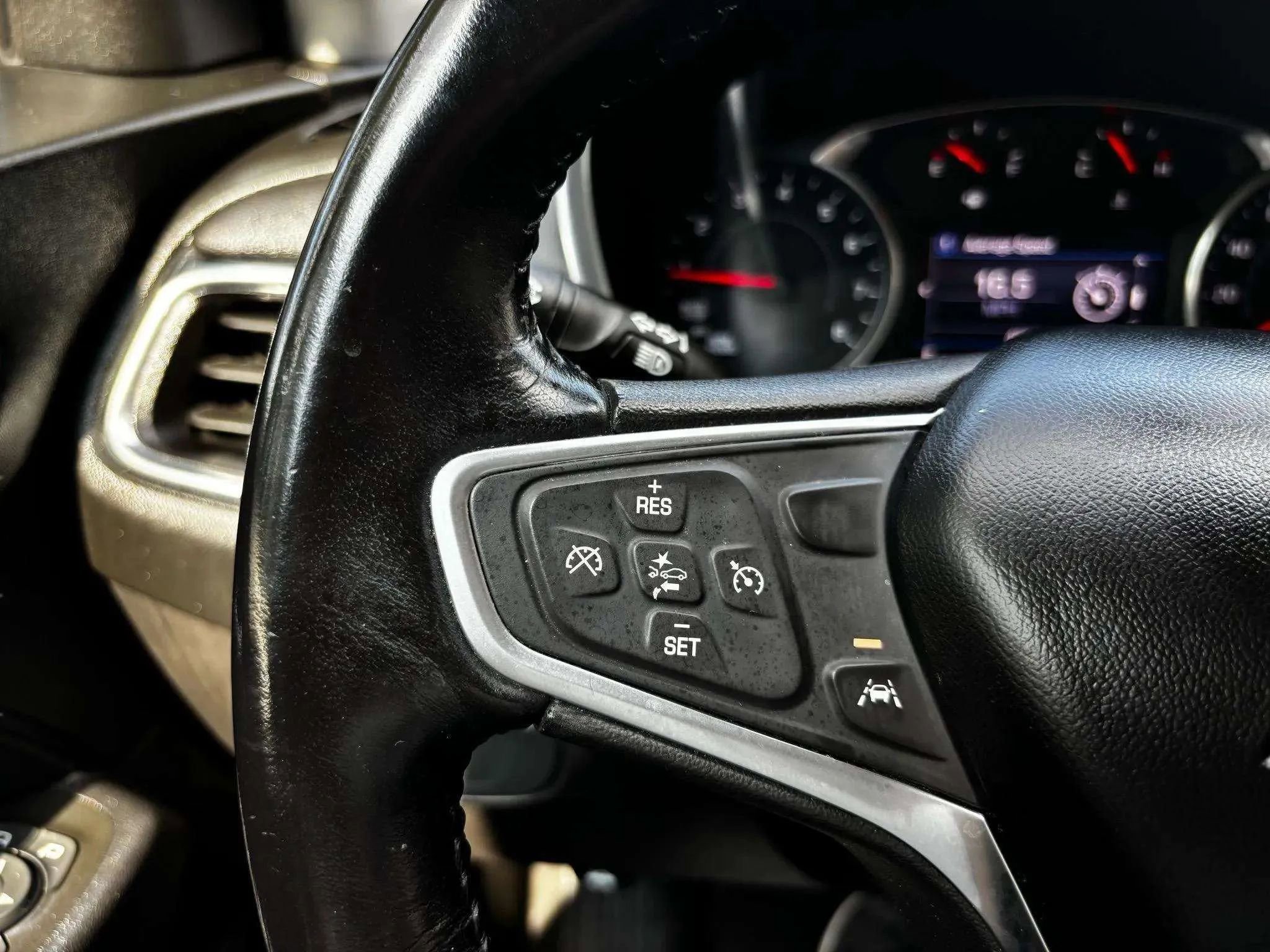 Used 2022 Chevrolet Equinox LT image 27