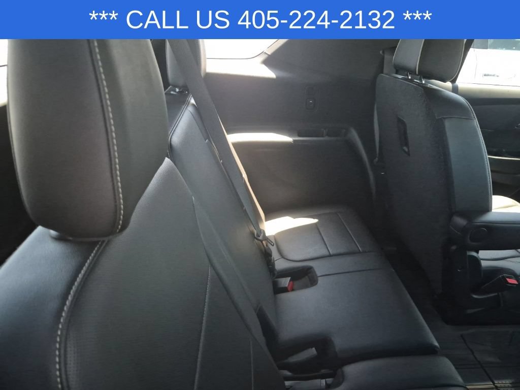 Used 2023 Chevrolet Traverse Premier w/ Redline Edition FWD image 25