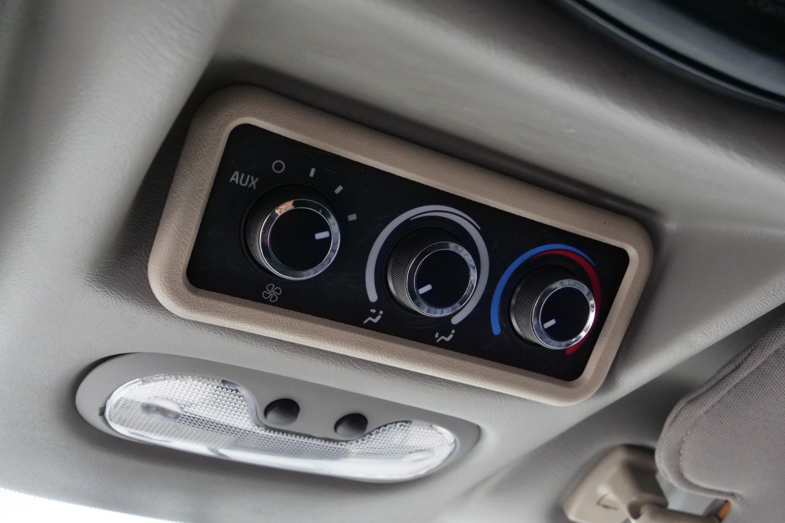 Used 2014 Chevrolet Express 1500 RWD image 20