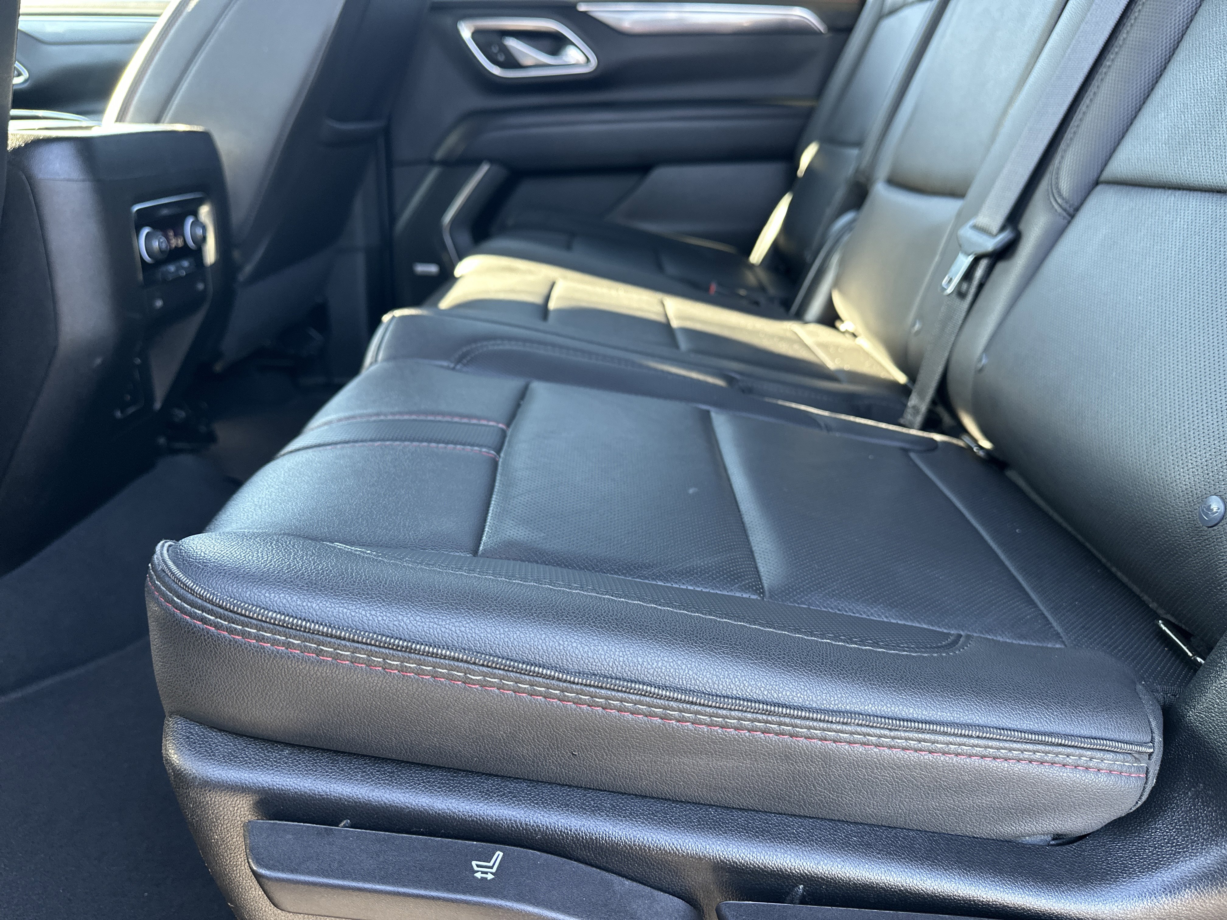 Certified 2024 Chevrolet Suburban RST image 21