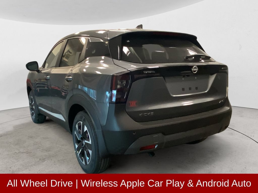 Used 2025 Nissan Kicks SV AWD/4WD image 3