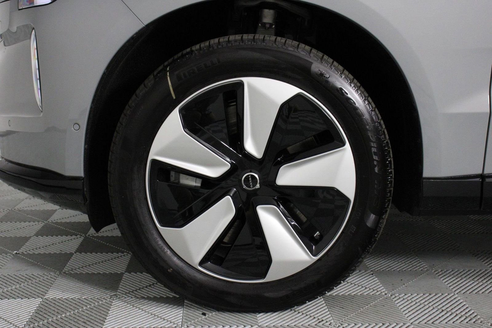 New 2025 Volvo EX90 Plus image 12