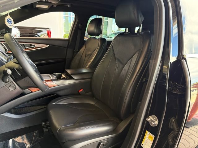 Used 2018 Lincoln MKX Reserve w/ Cargo Utility Package FWD image 13