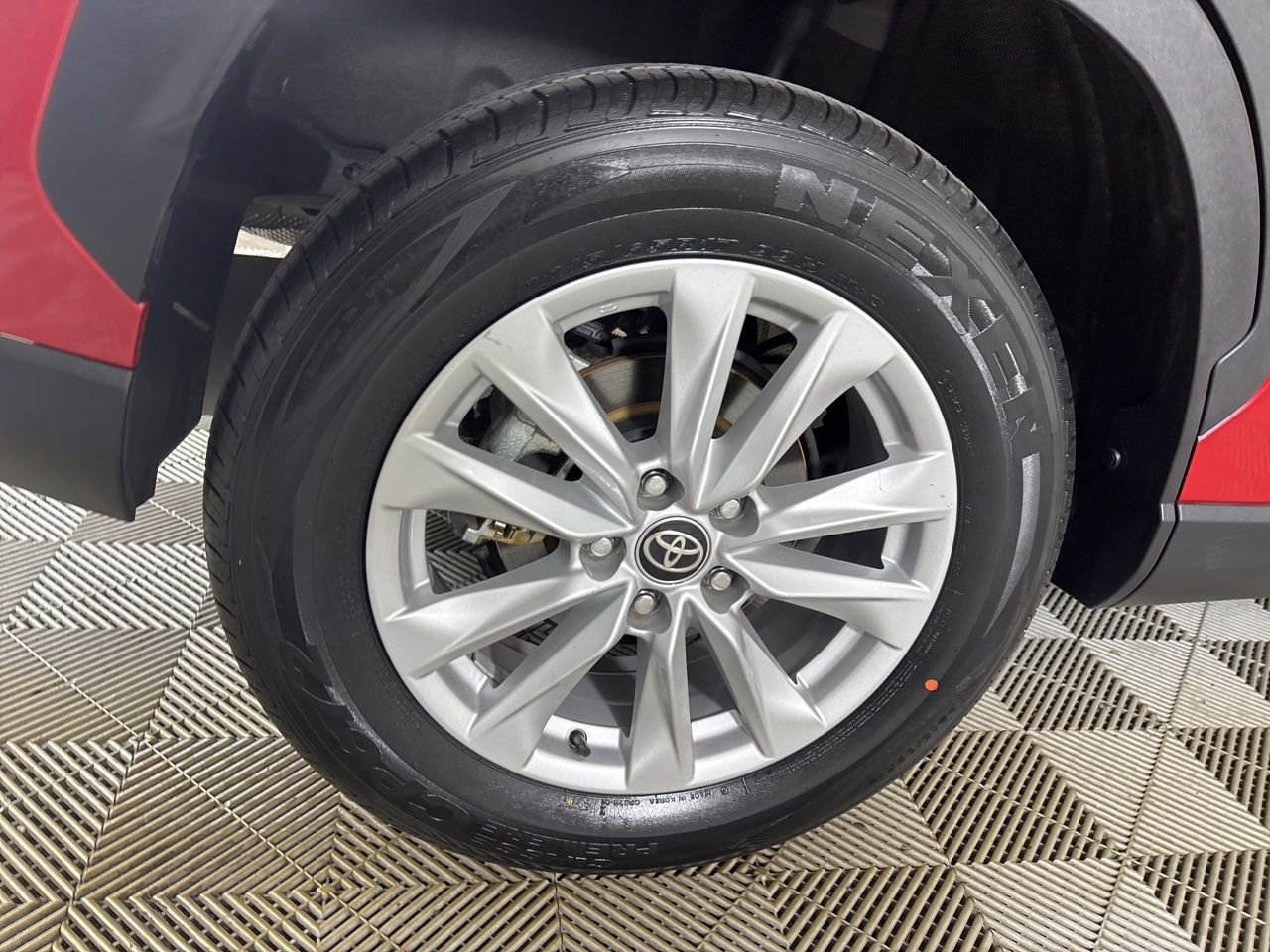 Used 2023 Toyota Corolla Cross LE image 30