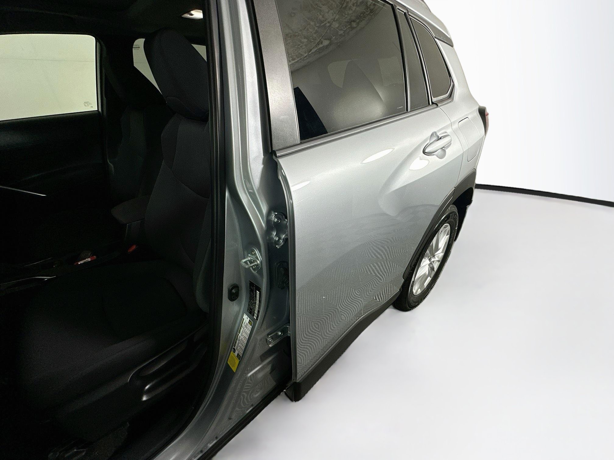 Certified 2024 Toyota Corolla Cross LE w/ Moonroof Package FWD image 12