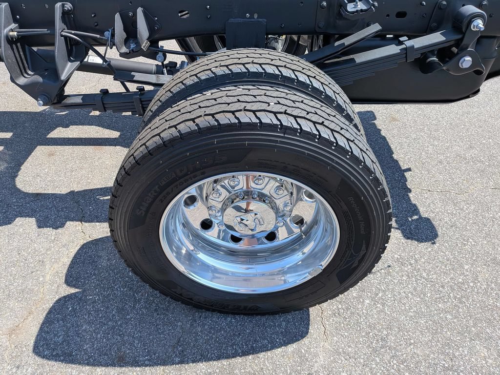 New 2026 RAM 5500 Tradesman w/ Chrome Appearance Group AWD/4WD image 24