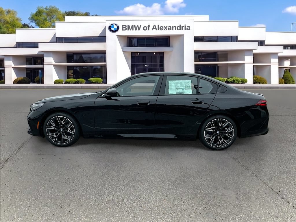 Used 2026 BMW 530i xDrive w/ Executive Package AWD/4WD image 4