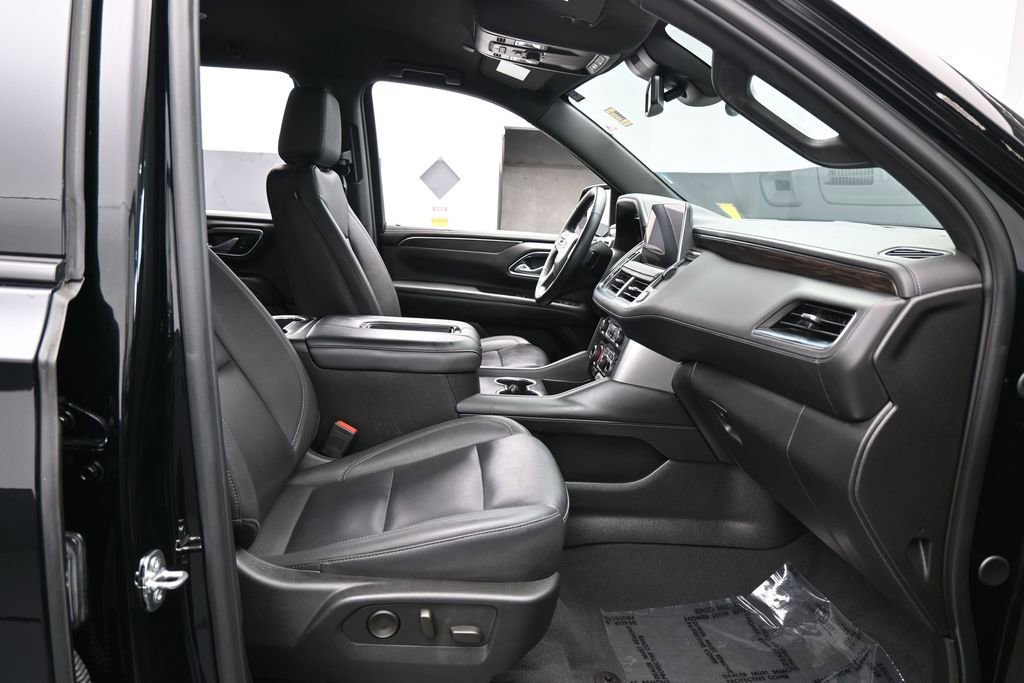 Used 2023 Chevrolet Tahoe Z71 w/ Luxury Package AWD/4WD image 51