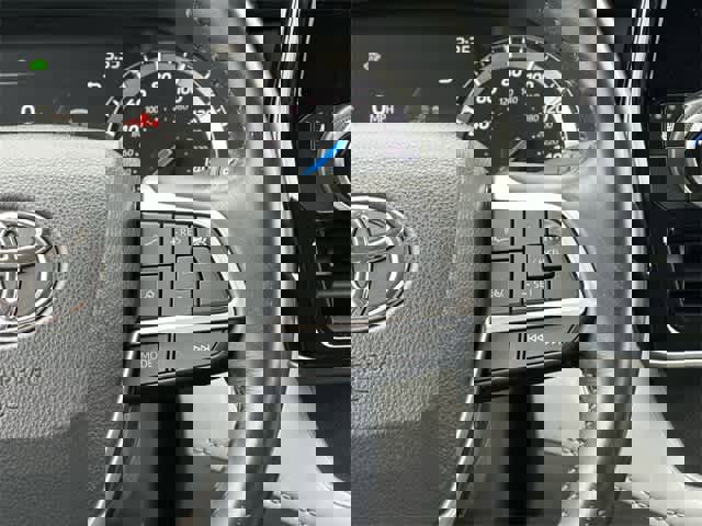 Used 2022 Toyota Highlander XLE image 10