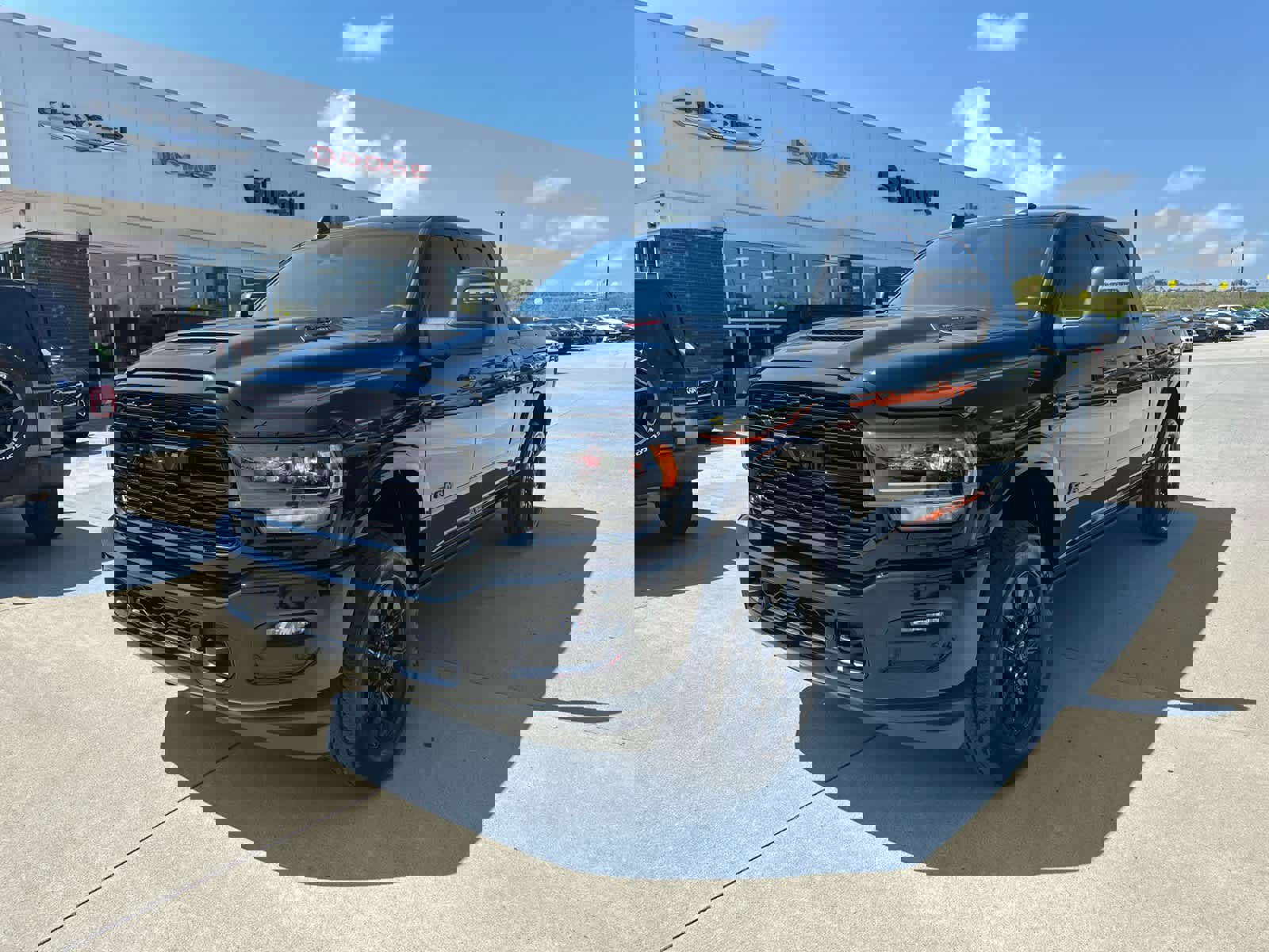 Used 2024 RAM 3500 Limited image 4