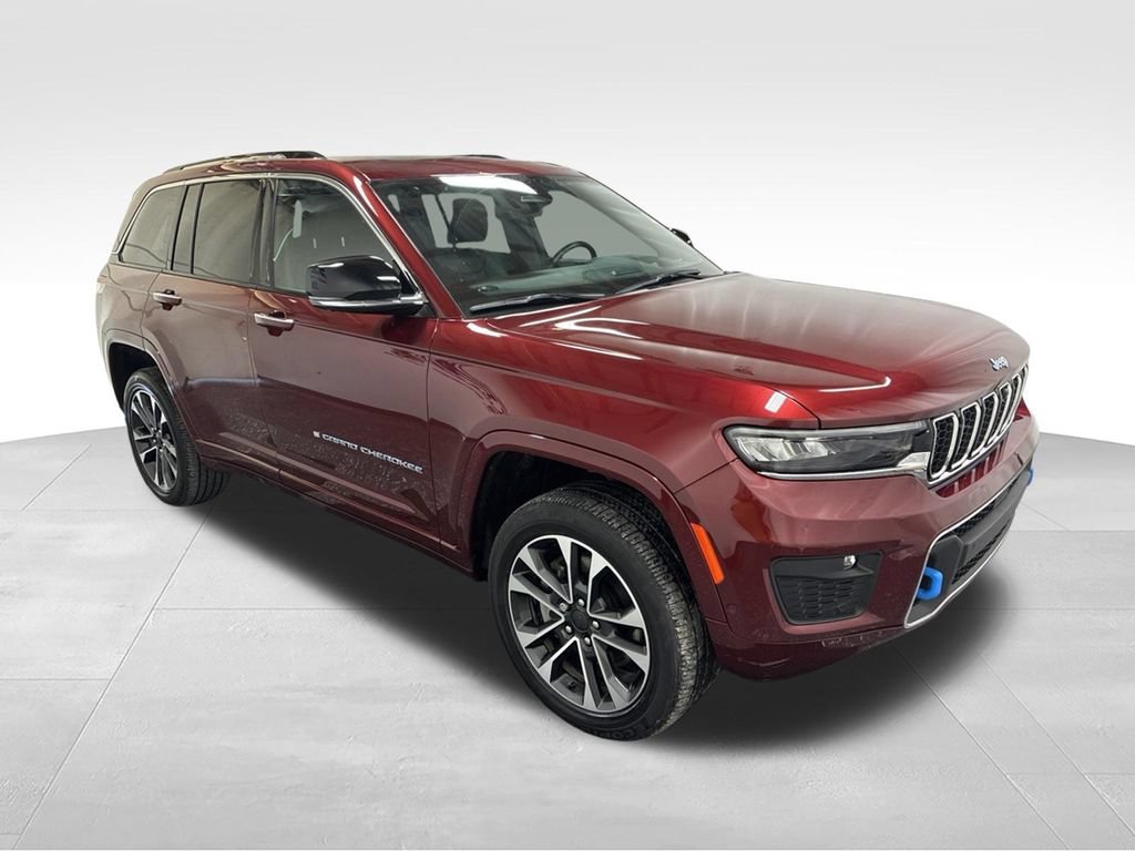 Used 2022 Jeep Grand Cherokee Overland w/ Advanced Protech Group III AWD/4WD image 4