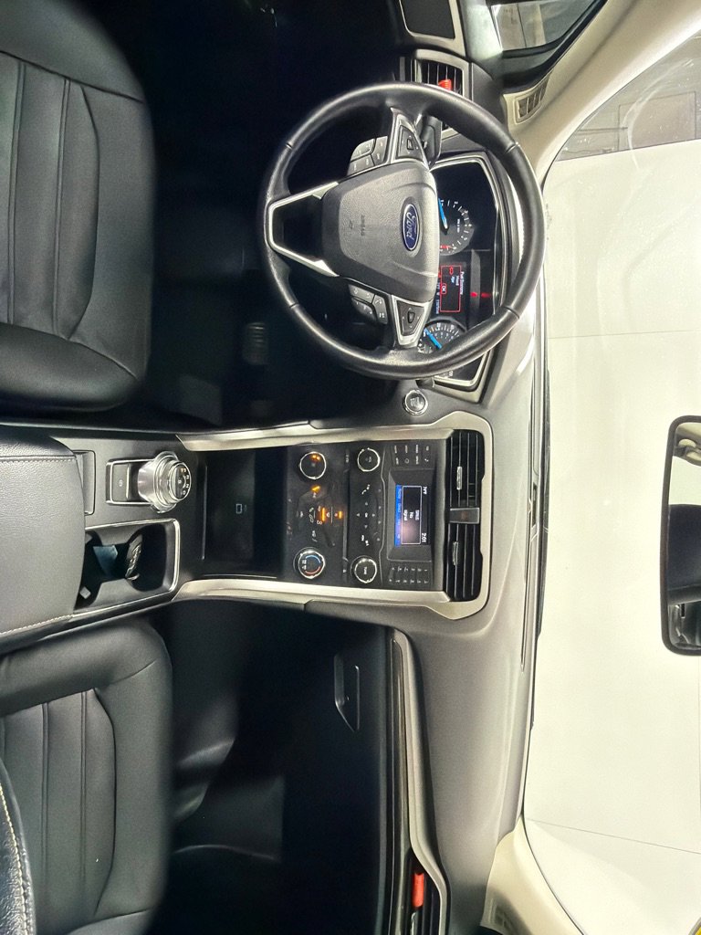 Used 2018 Ford Fusion SE image 24