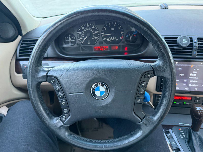 Used 2005 BMW 325i Sedan image 20