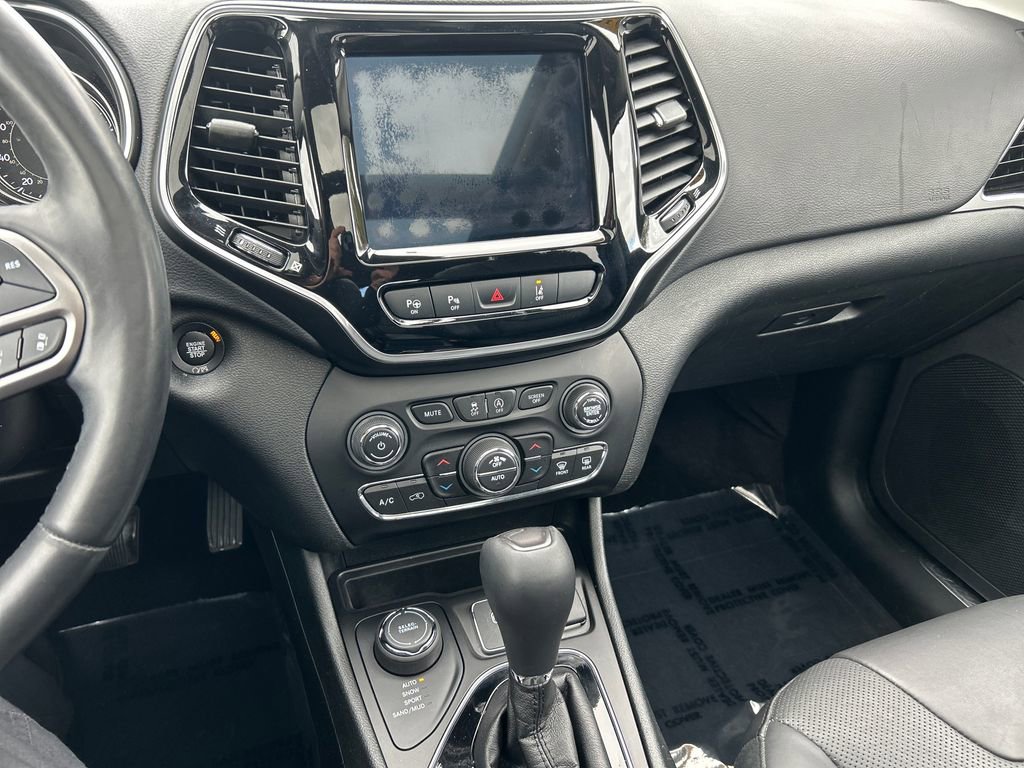 Used 2019 Jeep Cherokee Limited w/ Luxury Group AWD/4WD image 11