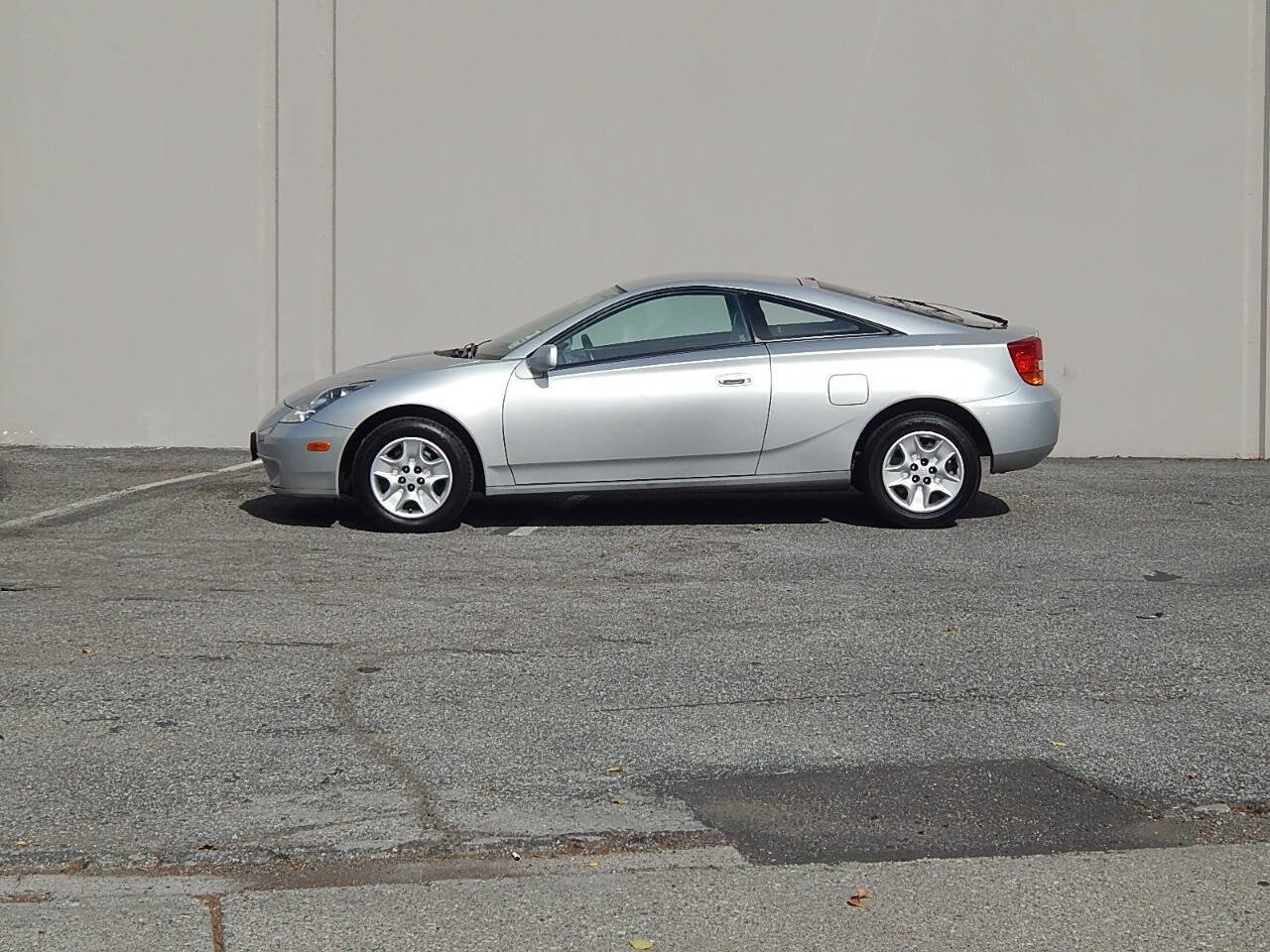 Used 2002 Toyota Celica GT image 2