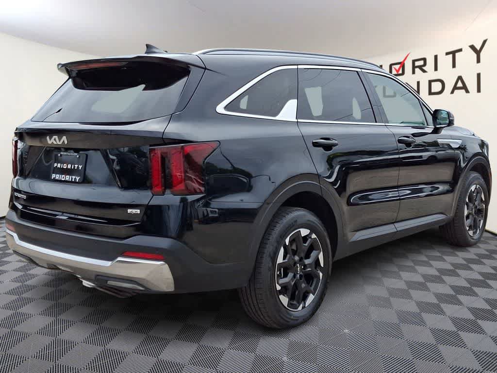 Used 2024 Kia Sorento S AWD/4WD image 4