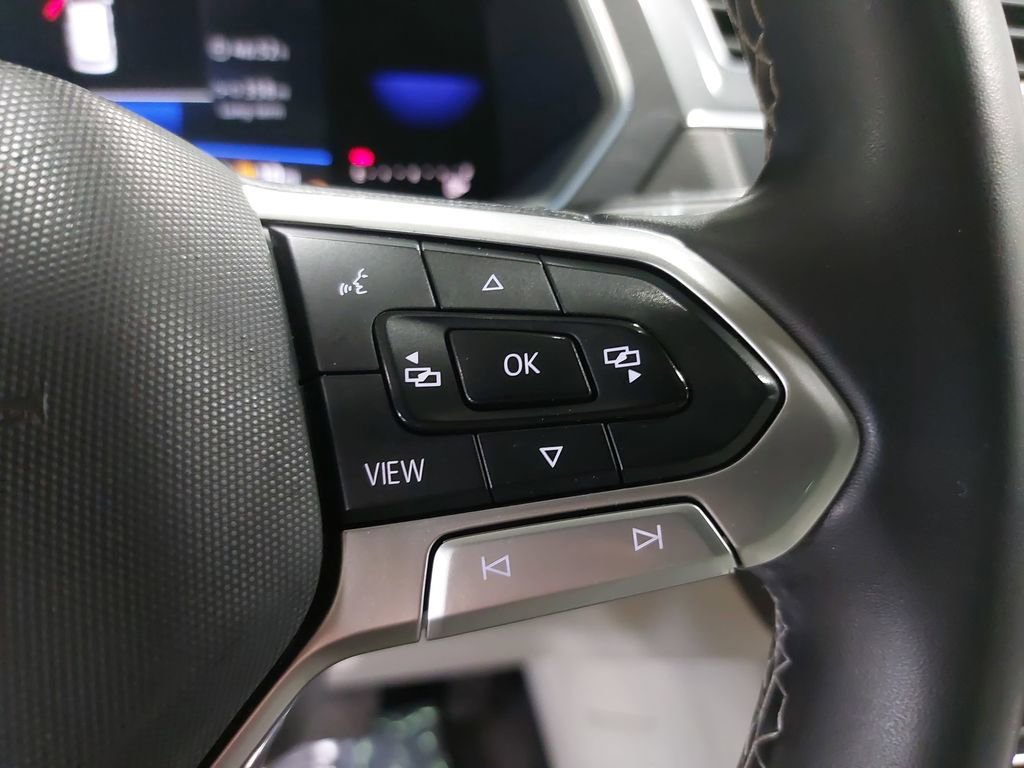 Used 2022 Volkswagen Tiguan SE image 18