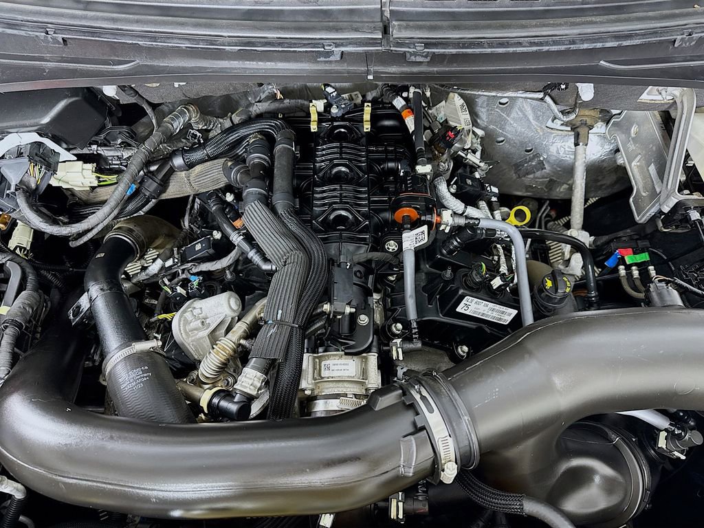 Used 2024 Ford Expedition XLT image 31