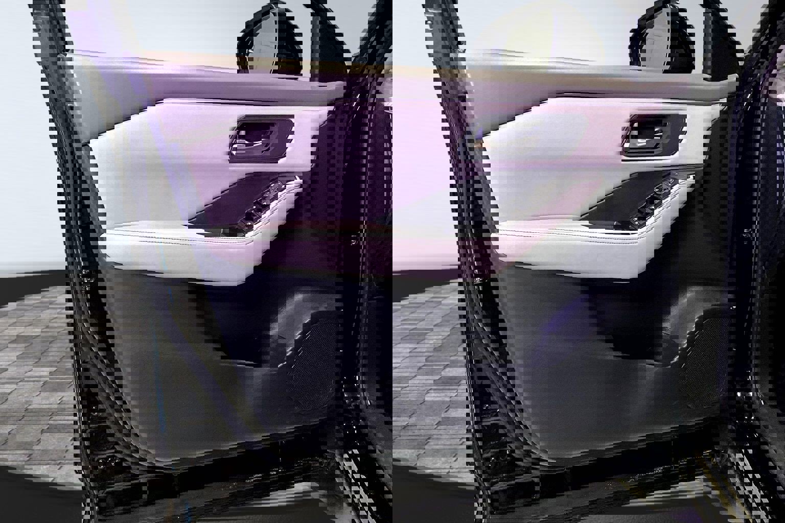 Used 2025 Nissan Rogue SV image 20