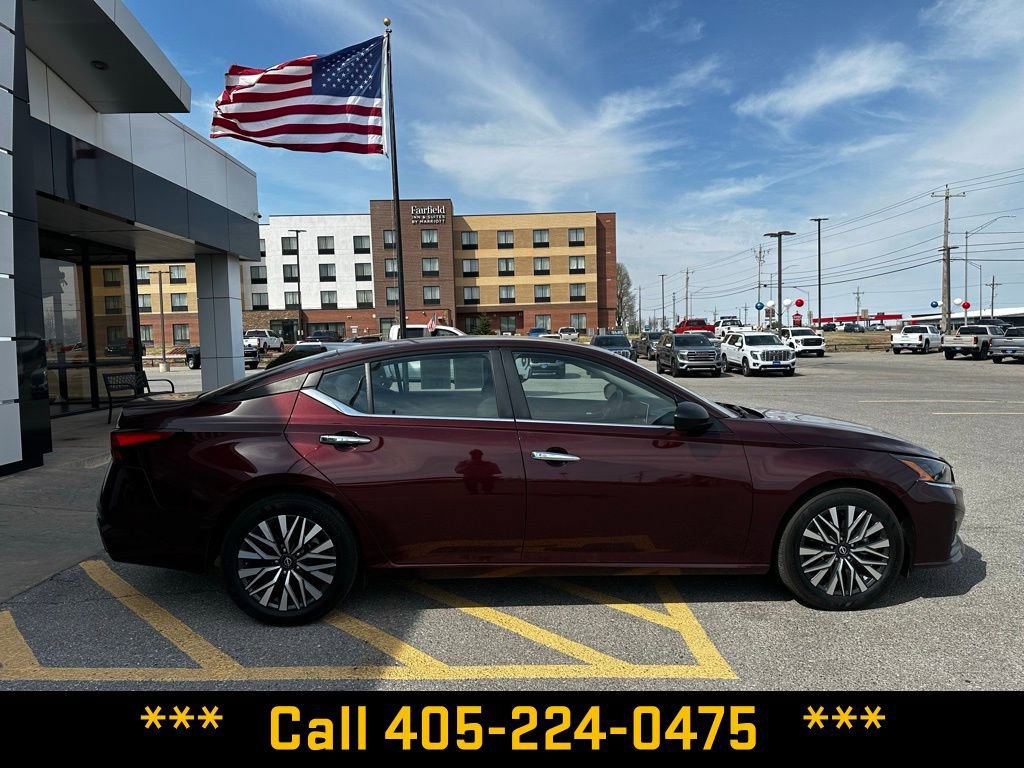 Used 2025 Nissan Altima 2.5 SV image 10
