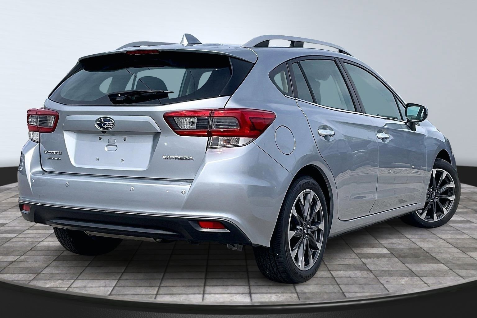 Used 2020 Subaru Impreza 2.0i Limited w/ Popular Package #2 AWD/4WD image 2