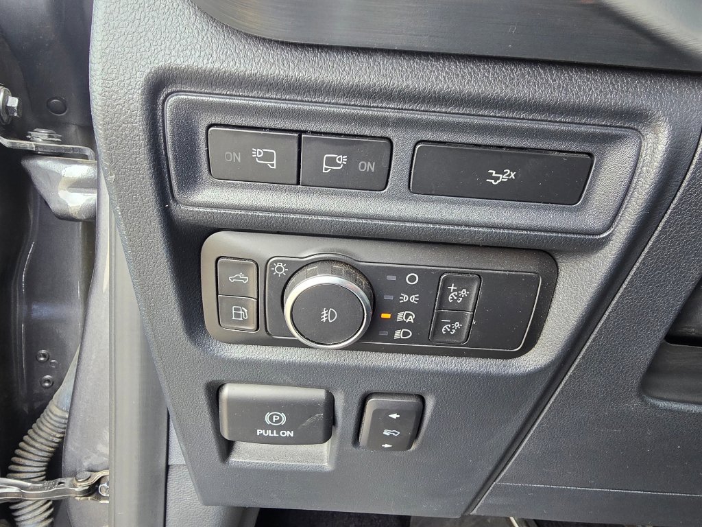 Used 2022 Ford F150 Lariat w/ Equipment Group 502A High image 18