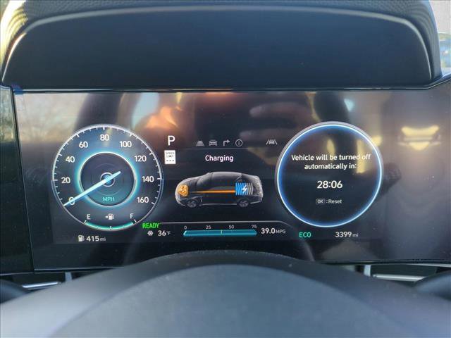 Used 2025 Hyundai Elantra Limited image 9