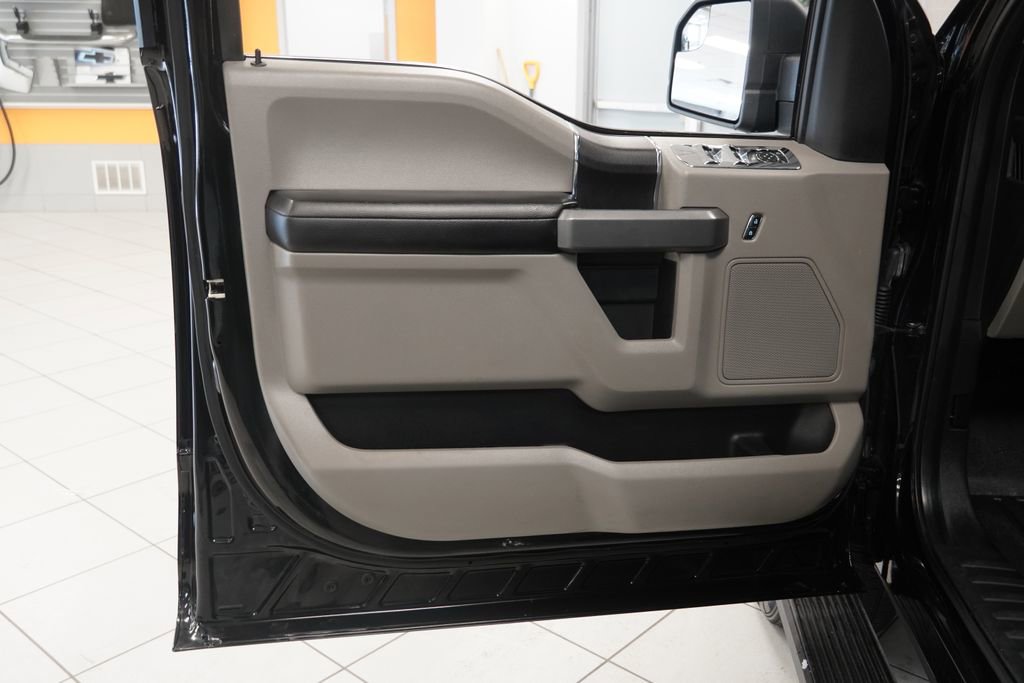 Used 2018 Ford F150 XLT image 5