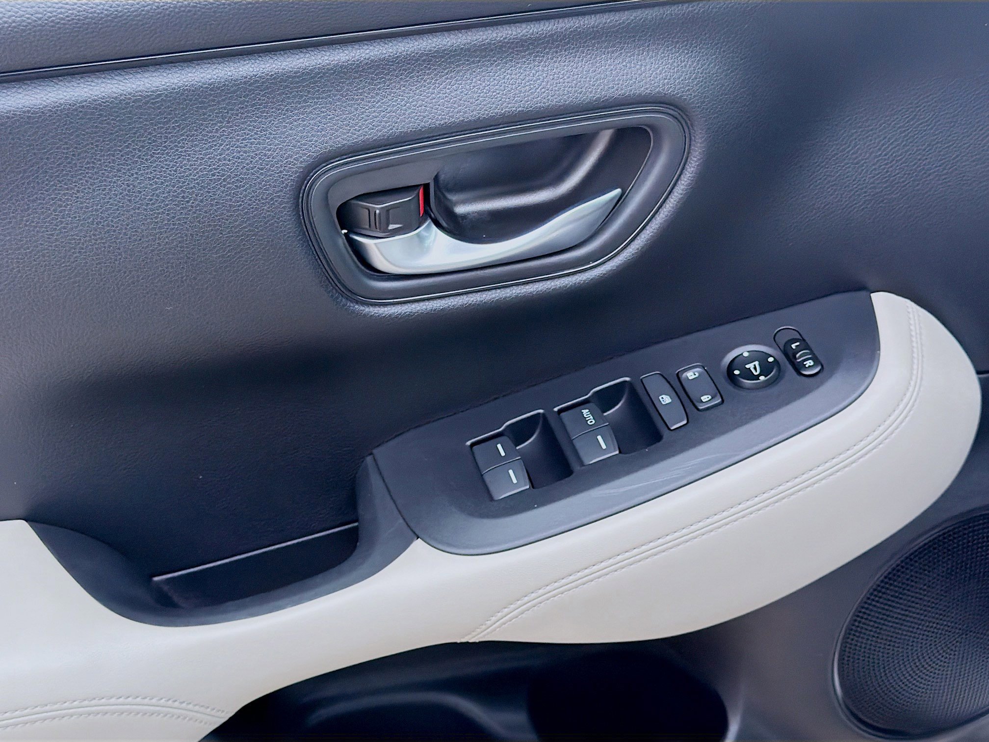 Certified 2023 Honda HR-V LX image 16